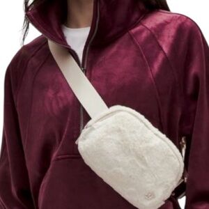 🆕 Lululemon Fleece Plush Everywhere Belt Bag 1L